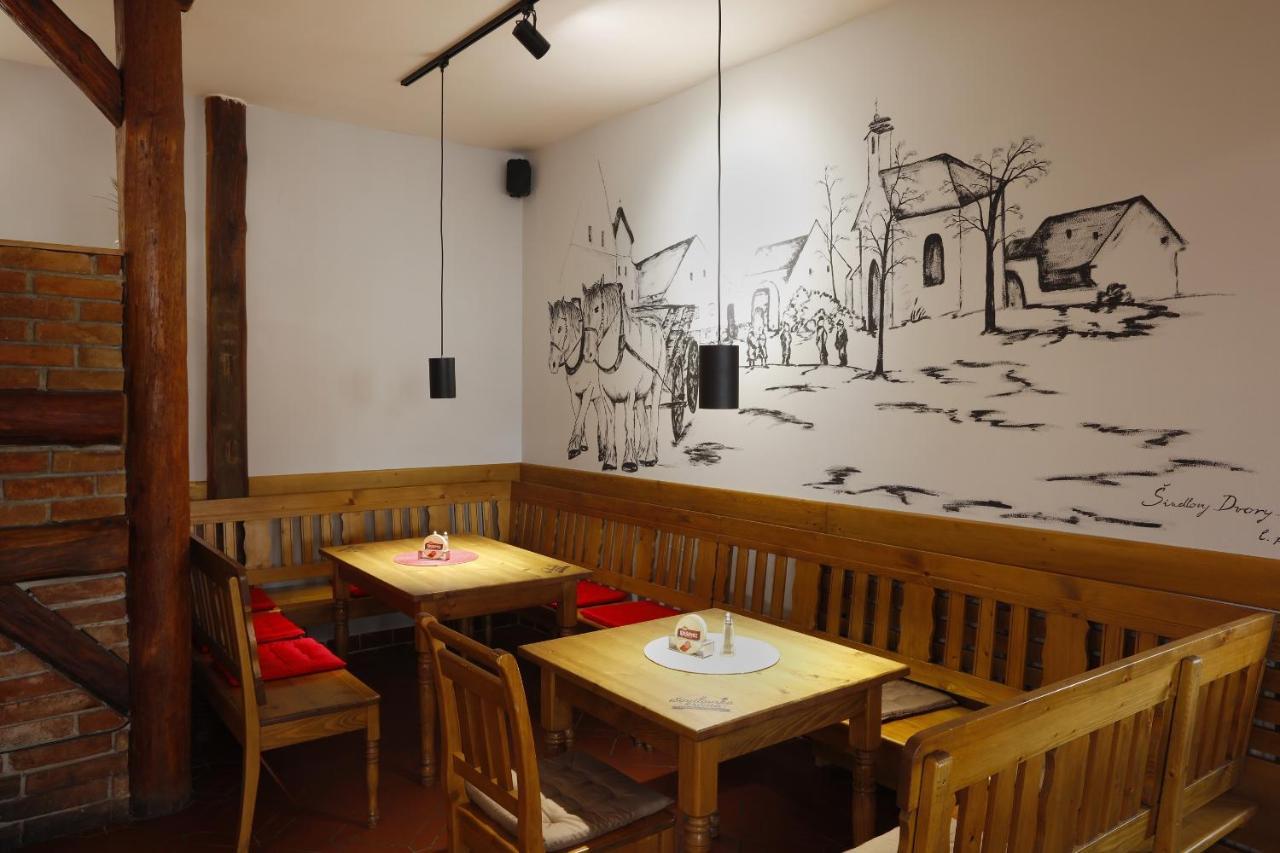 Sindlovska Krcma Hotel Чешка Будьовица Екстериор снимка