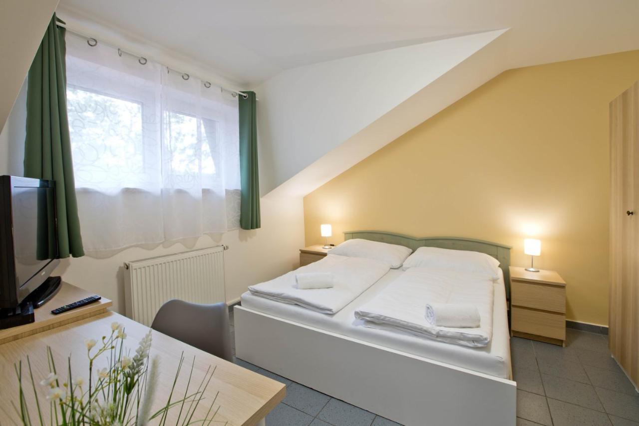 Sindlovska Krcma Hotel Чешка Будьовица Екстериор снимка