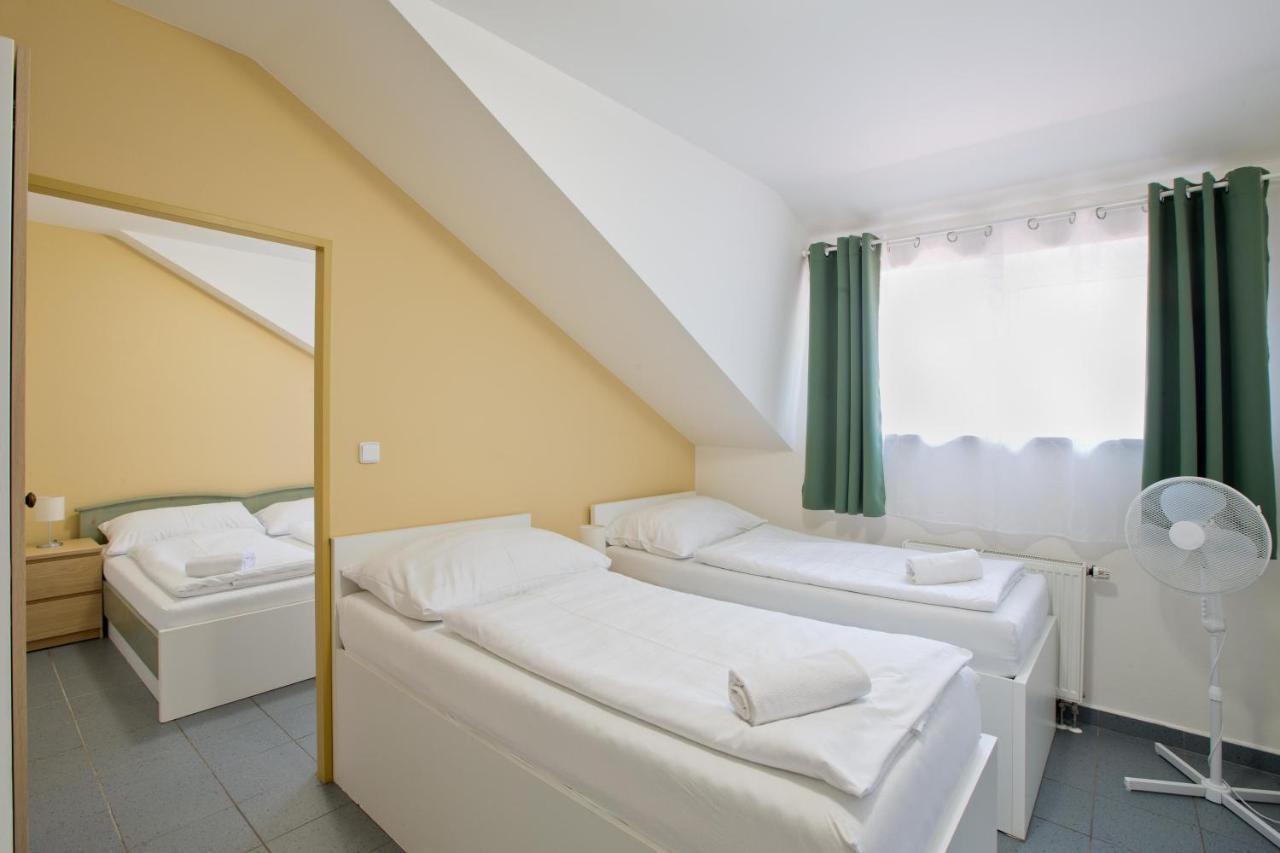 Sindlovska Krcma Hotel Чешка Будьовица Екстериор снимка