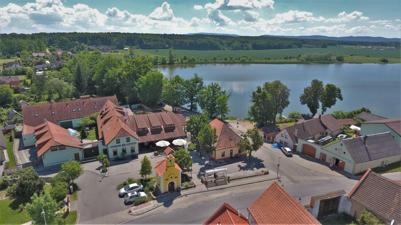 Sindlovska Krcma Hotel Чешка Будьовица Екстериор снимка